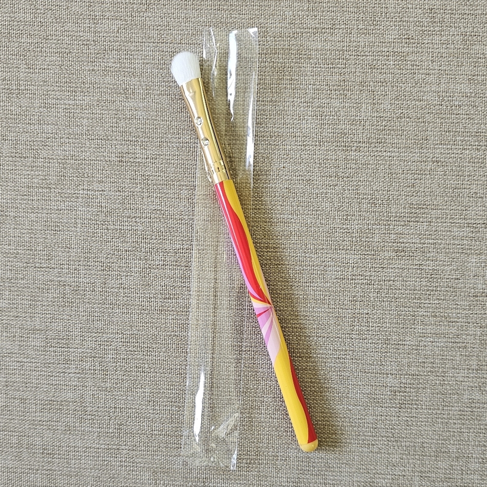 SLMISSGLAM Retro Eyeshadow P12 Brush Brand New Without Box MSRP $21.50